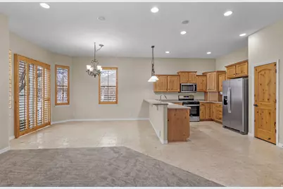 10596 S Pinyon Pines Ct W, South Jordan, UT 84095 - Photo 6