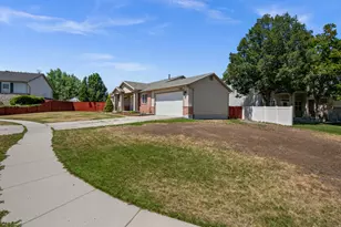 9288 S Bingham Hills Ct, West Jordan, UT 84088 - Photo 2