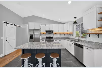 13069 S 3040 W, Riverton, UT 84065 - Photo 8