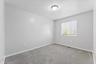 652 W 800 N, Clinton, UT 84015 - Photo 18