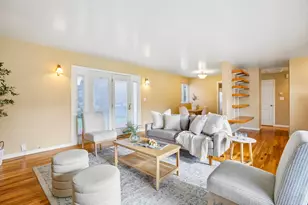 7022 S 2825 E, Cottonwood Heights, UT 84121 - Photo 4