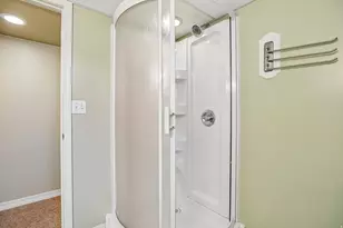 7022 S 2825 E, Cottonwood Heights, UT 84121 - Photo 22