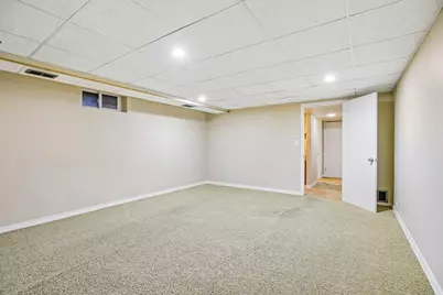 7022 S 2825 E, Cottonwood Heights, UT 84121 - Photo 28