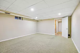 7022 S 2825 E, Cottonwood Heights, UT 84121 - Photo 28