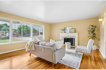 7022 S 2825 E, Cottonwood Heights, UT 84121 - Photo 6
