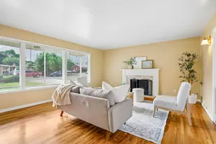 7022 S 2825 E, Cottonwood Heights, UT 84121 - Photo 6