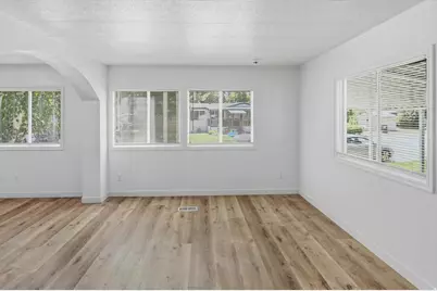 975 E 6600 S #7, Uintah, UT 84405 - Photo 6