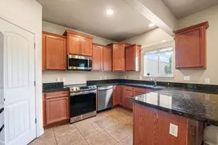 255 Ailee Ln E, Salt Lake City, UT 84107 - Photo 8