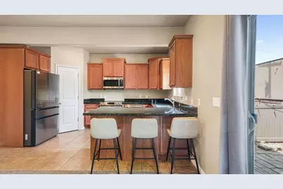255 Ailee Ln E, Salt Lake City, UT 84107 - Photo 10