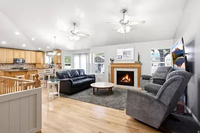 882 N 3625 W, Layton, UT 84041 - Photo 4