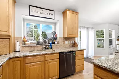 882 N 3625 W, Layton, UT 84041 - Photo 10