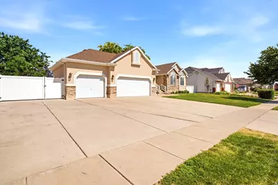 882 N 3625 W, Layton, UT 84041 - Photo 2