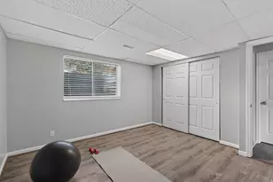 1317 E Knollwood Dr, Sandy, UT 84092 - Photo 44