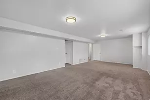 1317 E Knollwood Dr, Sandy, UT 84092 - Photo 42