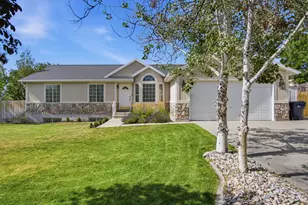 1317 E Knollwood Dr, Sandy, UT 84092 - Photo 2