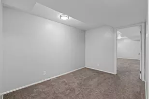 1317 E Knollwood Dr, Sandy, UT 84092 - Photo 46