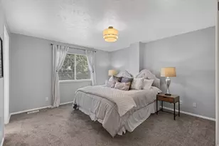 1317 E Knollwood Dr, Sandy, UT 84092 - Photo 24