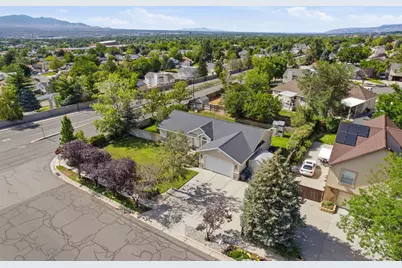 1317 E Knollwood Dr, Sandy, UT 84092 - Photo 64