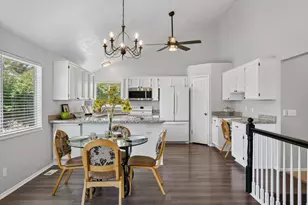 1317 E Knollwood Dr, Sandy, UT 84092 - Photo 16