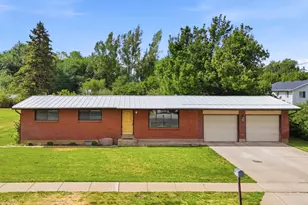 762 Anderson Ave, Hyrum, UT 84319 - Photo 1