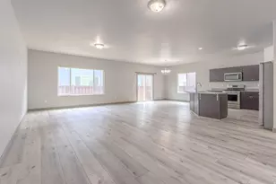 621 W Life Dr, Bluffdale, UT 84065 - Photo 8