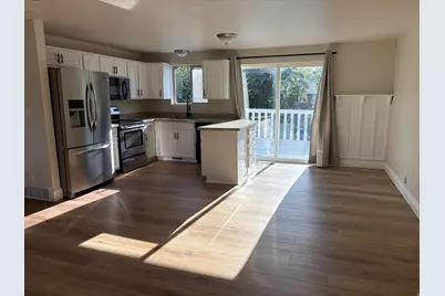 10544 S Clearview Dr, Sandy, UT 84070 - Photo 2