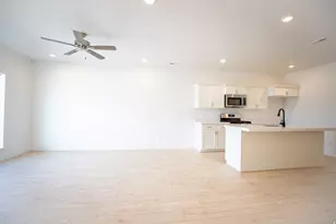 520 W 1875 N, Harrisville, UT 84404 - Photo 4