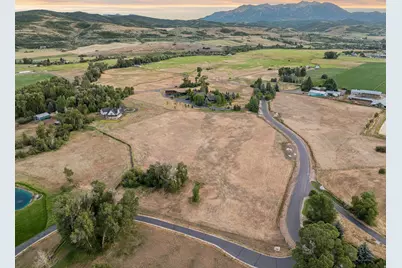 8867 E Eagle Way #6, Huntsville, UT 84317 - Photo 4