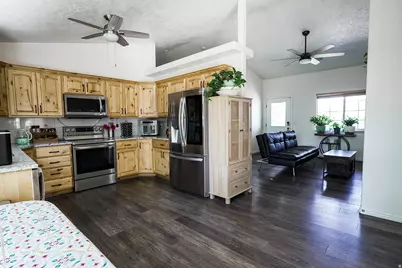 18 E 580 N, Santaquin, UT 84655 - Photo 6