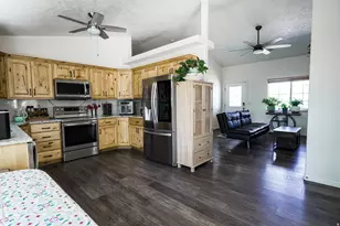 18 E 580 N, Santaquin, UT 84655 - Photo 6