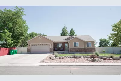 18 E 580 N, Santaquin, UT 84655 - Photo 2