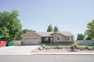 18 E 580 N, Santaquin, UT 84655 - Photo 2