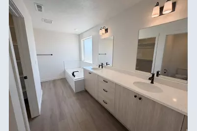 1049 N Summit View Dr, Harrisville, UT 84404 - Photo 8