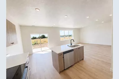 1049 N Summit View Dr, Harrisville, UT 84404 - Photo 2