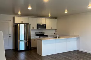 562 E Hal St N, Stansbury Park, UT 84074 - Photo 4