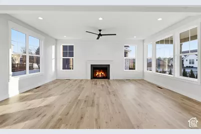 807 E Cy's Meadow Ln S #33, Sandy, UT 84094 - Photo 2