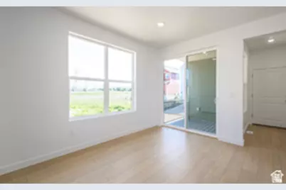 1533 S 920 W #127, Clearfield, UT 84015 - Photo 4