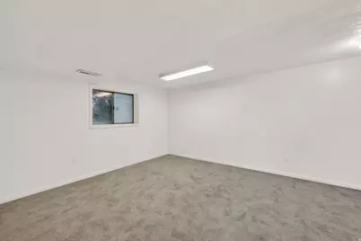 1453 S Valhalla Dr E, Clearfield, UT 84015 - Photo 20