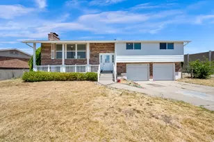 1453 S Valhalla Dr E, Clearfield, UT 84015 - Photo 2