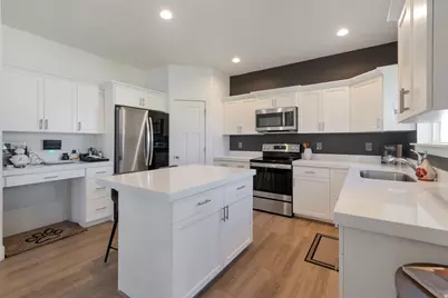4633 E Golden Hills Loop, Eagle Mountain, UT 84005 - Photo 2