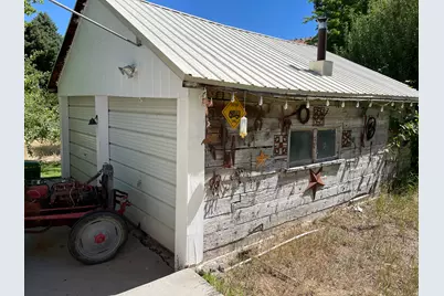325 S 200 E, Glenwood, UT 84730 - Photo 22