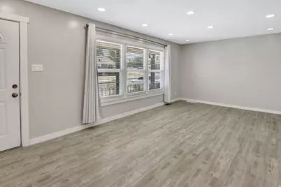 4385 S 250 W, Washington Terrace, UT 84405 - Photo 4