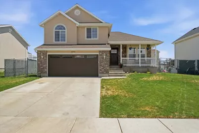 5576 S 4100 W, Roy, UT 84067 - Photo 2