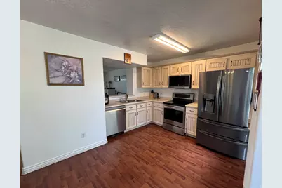 7966 N Dundee Dr, Eagle Mountain, UT 84005 - Photo 6