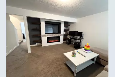 7966 N Dundee Dr, Eagle Mountain, UT 84005 - Photo 20