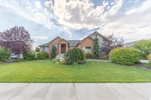 1062 S 2450 W, Syracuse, UT 84075 - Photo 1