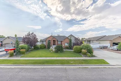 1062 S 2450 W, Syracuse, UT 84075 - Photo 2