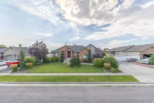 1062 S 2450 W, Syracuse, UT 84075 - Photo 2
