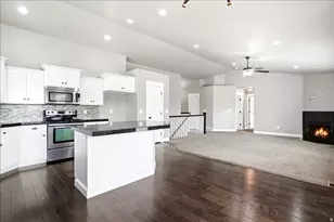 2629 W 900 N, Layton, UT 84041 - Photo 10