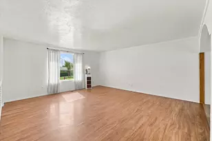 9728 S 1600 W, South Jordan, UT 84095 - Photo 6